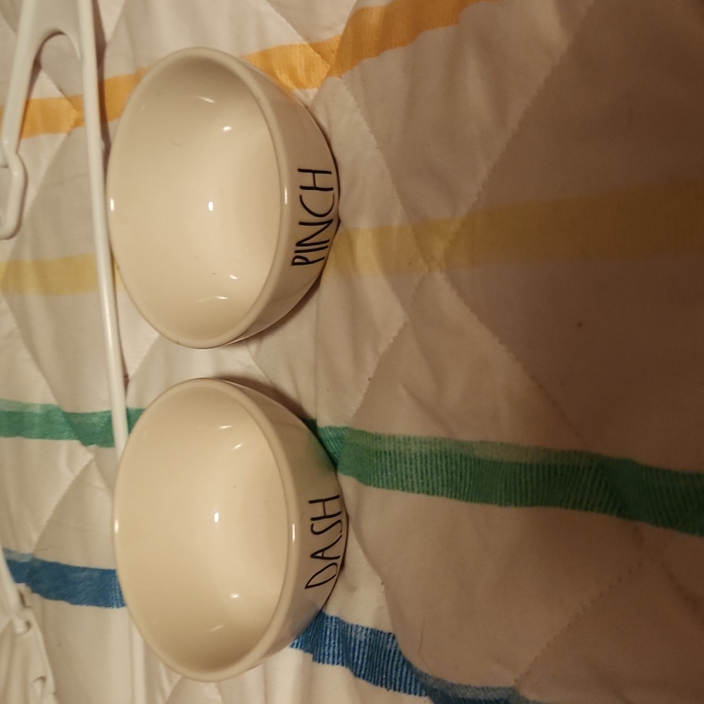 Rae dunn pinch and dash